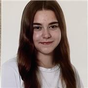 Estudiante que saca buenas notas en economia de 2 de bachiller